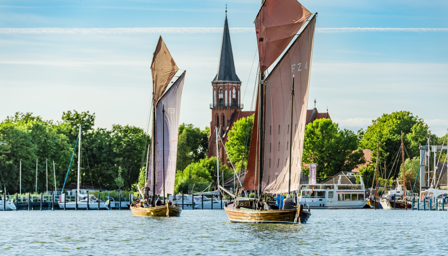 Sie sind für die extrem flachen Gewässer bestens geeignet., © TMV/Tiemann