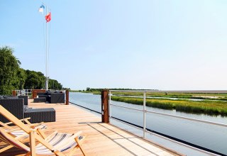 Sonnendeck mit Blich in den Nationalpark Vorpommersche Boddenlandschaft, © Tilo Budinger