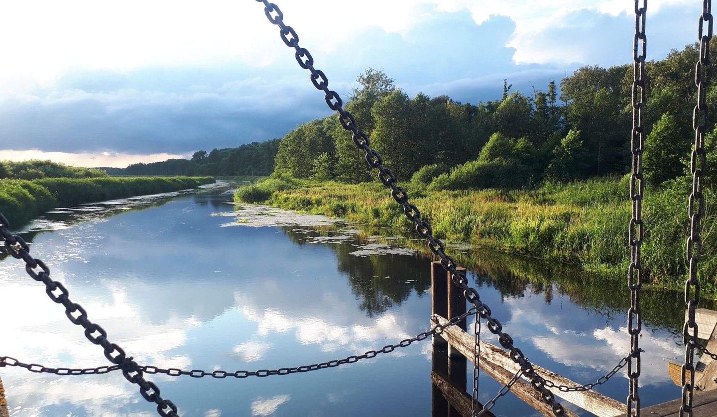 Die alte Holzklappbrücke in Nehringen bietet einen tollen Blick auf die Trebel, © TMV/Fitzke WMSE GmbH