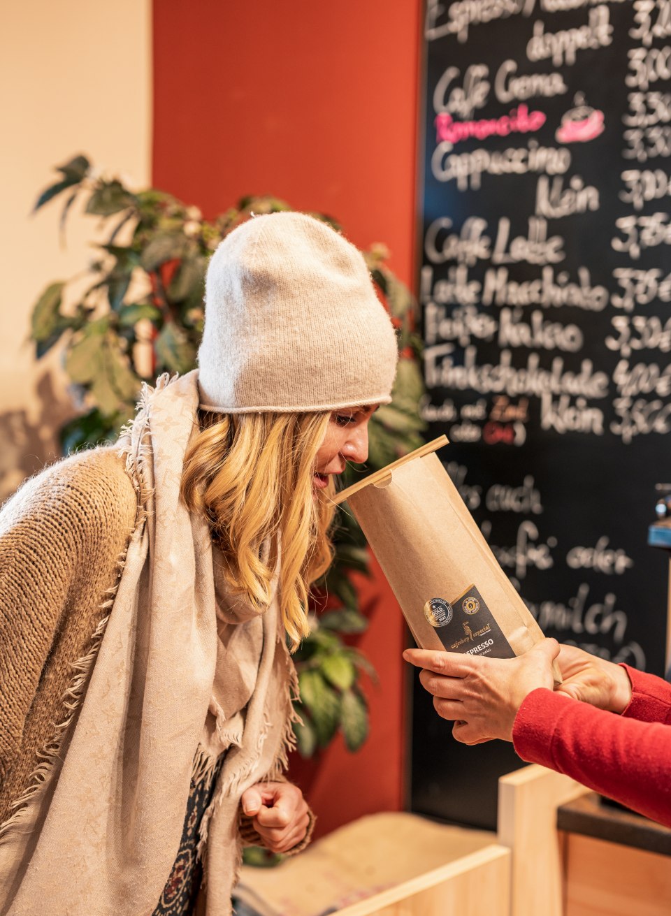 Der Duft von feinen Kaffeebohnen liegt im cafeshop Especial immer in der Luft, © TMV/Tiemann