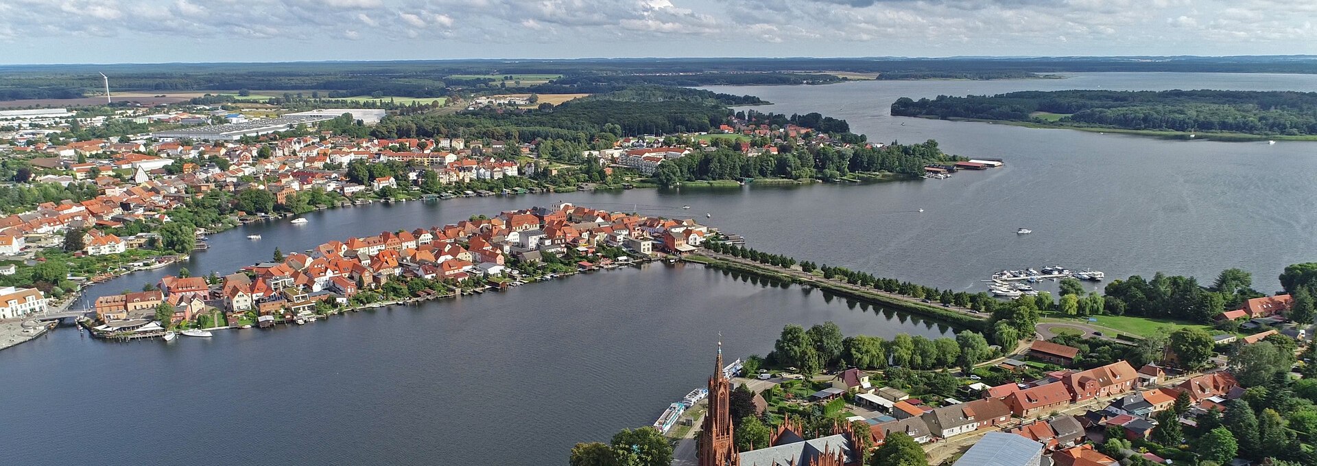 Die Inselstadt Malchow mit Blick auf die Mecklenburgische Seenplatte, © TMV/Gohlke