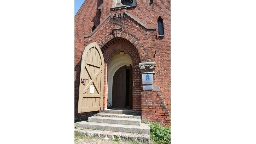 Außenaufnahme der Kirche in Babke, © Mecklenburgische Kleinseenplatte Touristik GmbH