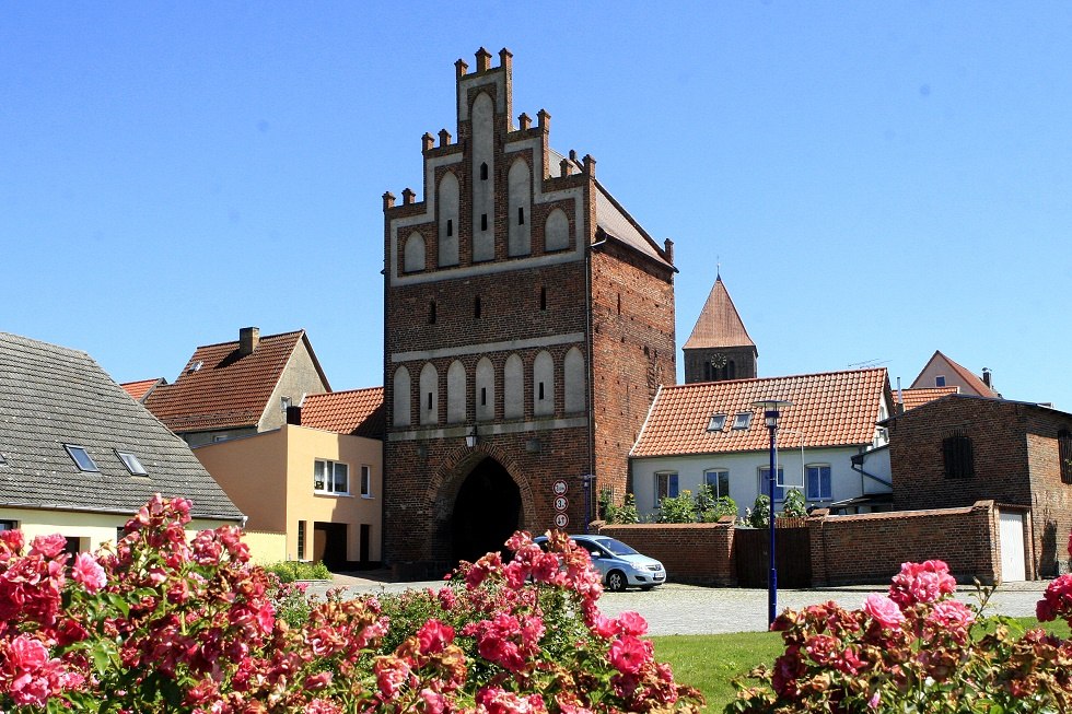 Stadtansicht mit Tor, © Sabrina Wittkopf-Schade