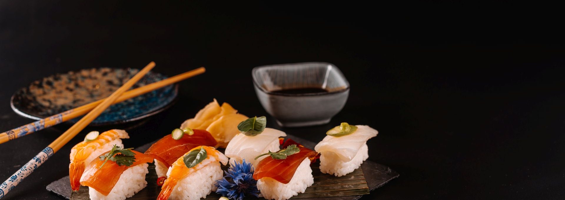 Variationen von Nigiri und Sashimi, © THE GRAND Ahrenshoop