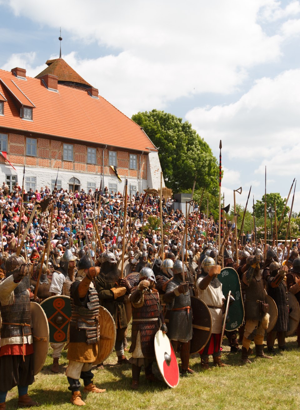 Scheppernde Ritterrüstungen beim Burgfest in Neustadt-Glewe, © SEB Fotographie