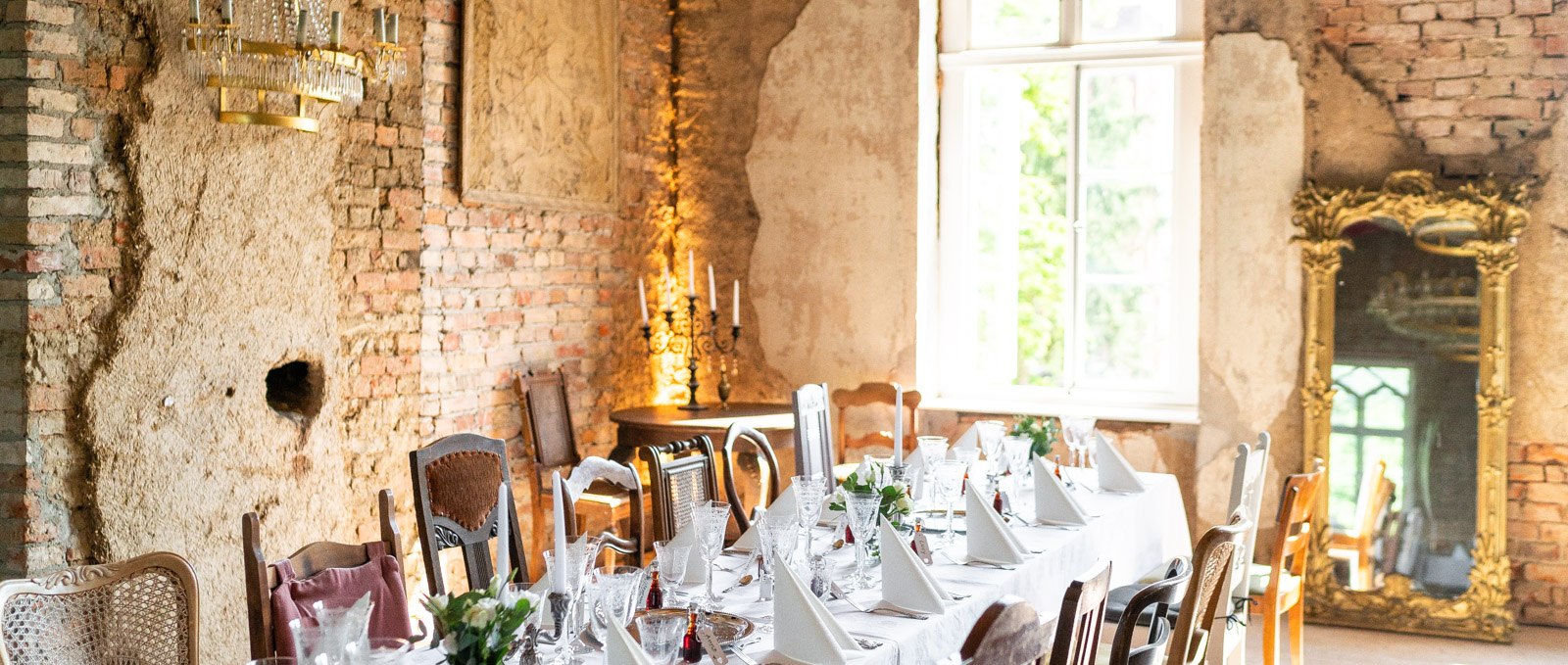 Gedeckte Tafel für eine Traumhochzeit, © Herrenhaus Vogelsang / DOMUS Images Alexander Rudolph