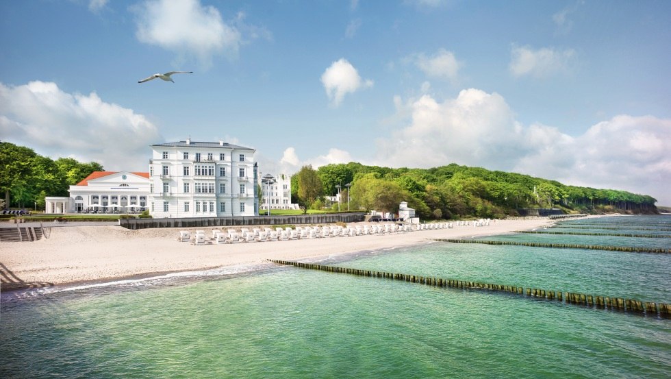 Das Luxushotel direkt am Strand umfasst ein Ensemble aus sechs klassizistischen Gebäuden im ersten deutschen Seebad., © Grand Hotel Heiligendamm