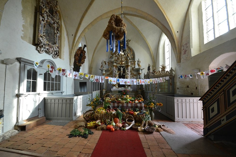 St. Katharinen Kirche in Trent auf Rügen - Erntedank -, © Tourismuszentrale Rügen