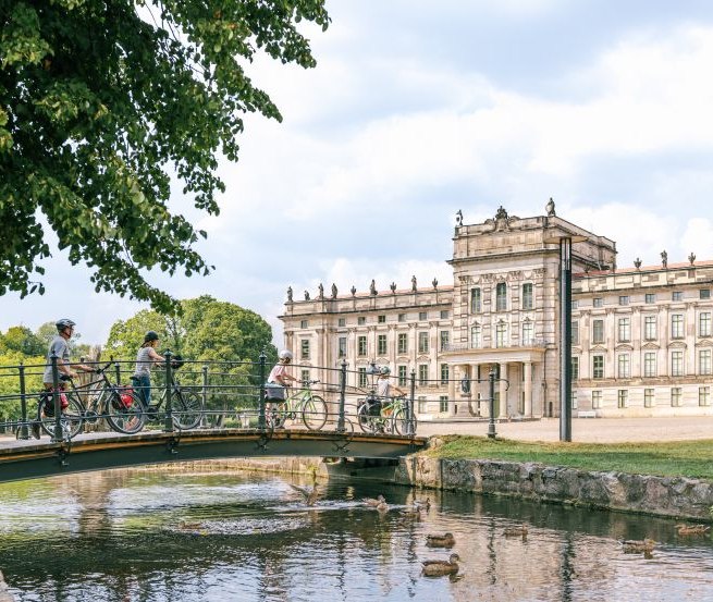 Entdecken Sie die einzigartige Natur und Kultur umweltfreundlich auf abwechslungsreichen Themenradwegen, wie dem Residenzstädte-Rundweg., © TMV/Tiemann