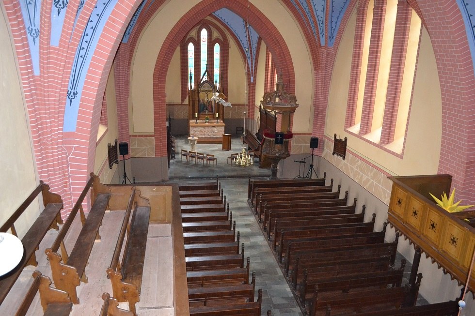 Sehr gut ausgestatteter Innenraum der Kirche., © Lutz Werner