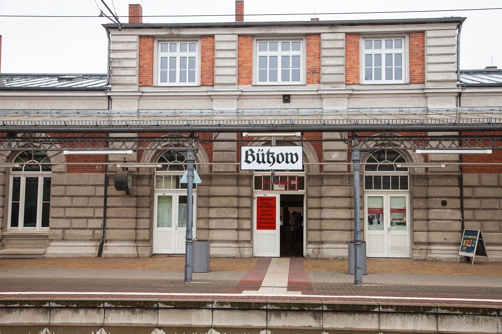 Der Bahnhof von der Schienenseite aus., © Frank Burger