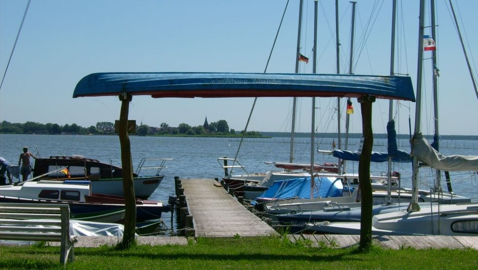 Bootshafen Altwarp mit Blick auf Nowe Warpno in Polen (Neuwarp), © Wanderagentur HARIDO