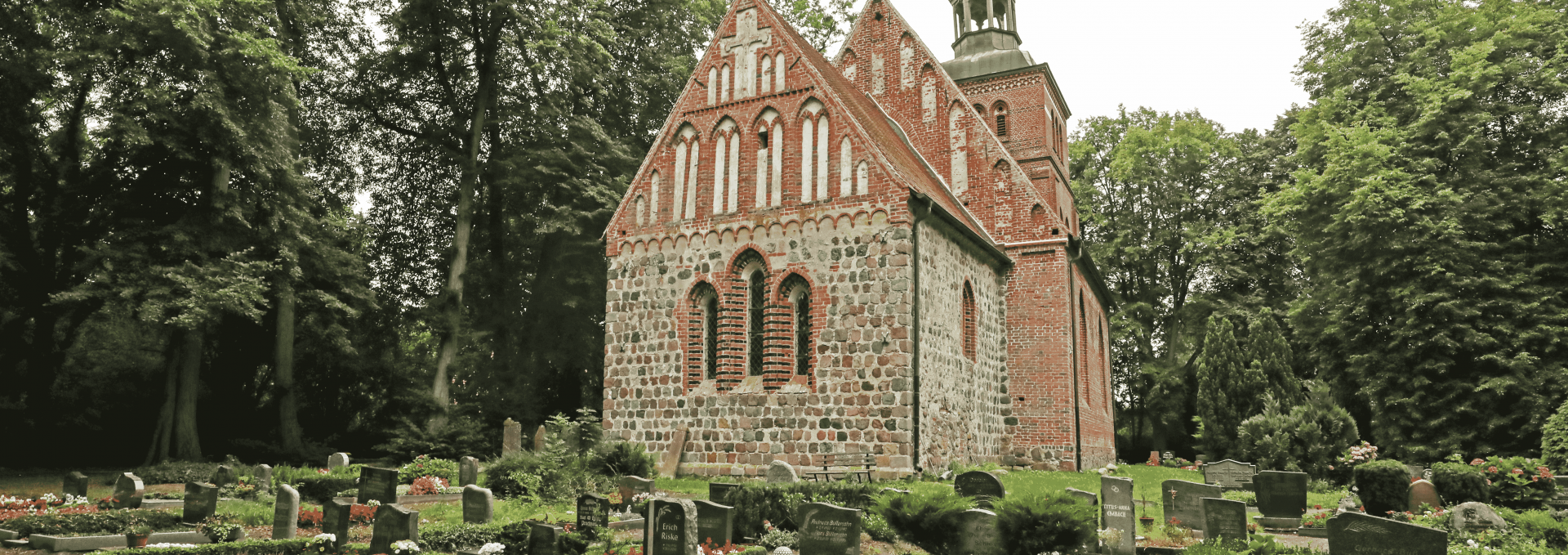 Friedhof vor der Kirche, © TMV/Gohlke