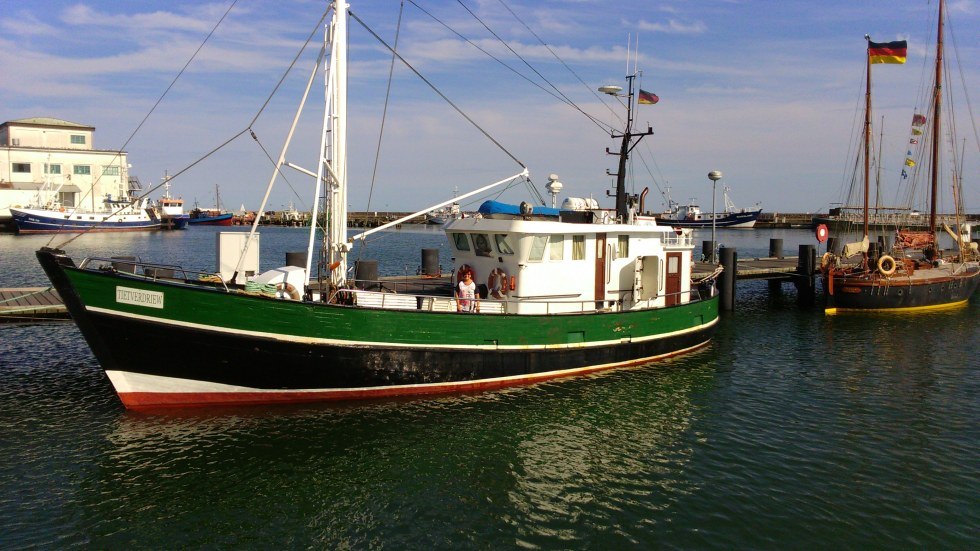 Kutter „Tietverdriew“ kehrt von erfolgreicher Angelfahrt in den Hafen zurück, © E. Speck