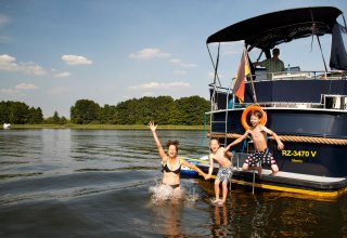 Spaß für die ganze Familie mit der "schwimmenden Ferienwohnung", © Müritz Yacht Management