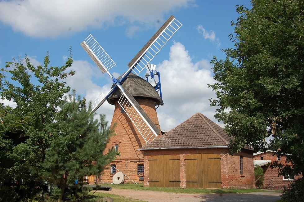 Die Windmühle steht auf dem Gelände eines Sägewerks., © Gabriele Skorupski