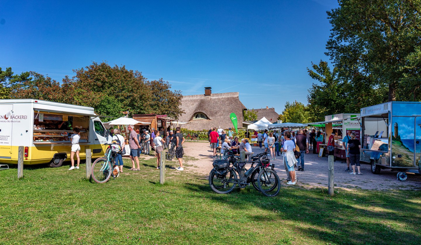 Sommerfrischemarkt in Ahrenshoop, © ostsee-kuestenbilder.de