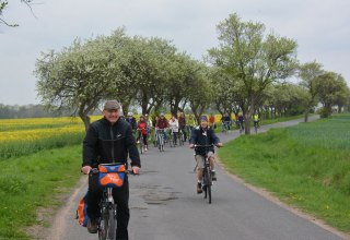 Als Tourenleiter mit einer Gruppe unterwegs, © Michael Behrens