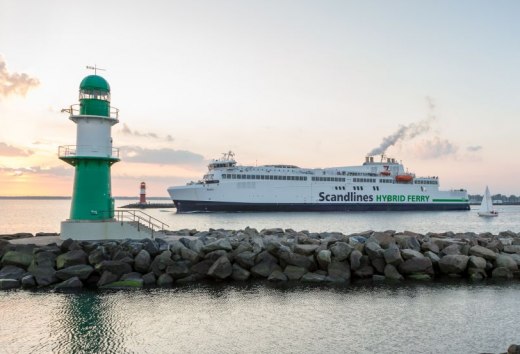 An Bord geht's auf Wasserwegen Richtung Mecklenburg-Vorpommern. Seien Sie Ihr eigener Kapitän oder nutzen Sie die Fährverbindungen., © Siemens!Ulrich Wirrwa