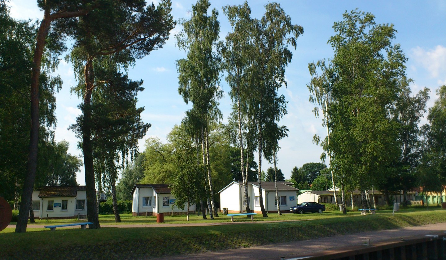 Strandnahe Ferienhäuser am Stettiner Haff, © Touristinformation Mönkebude