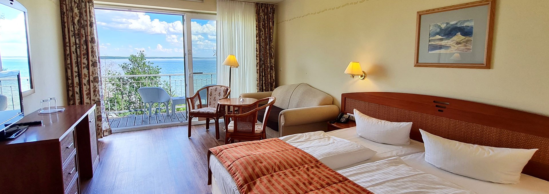 Doppelzimmer mit Seeblick in der Orangerie, © Seehotel Schloss Klink