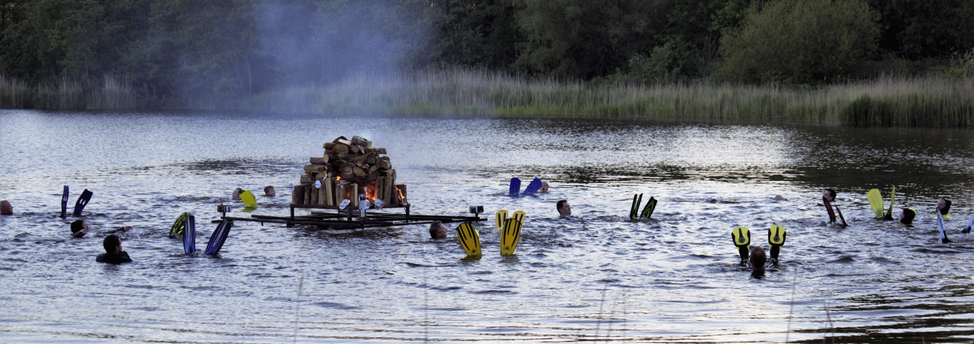 Fackelschwimmen auf dem Kölpinsee, © fackelschwimmen5.jpg