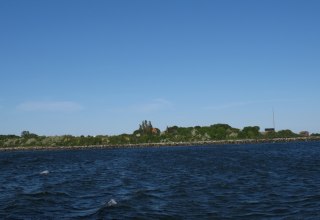 Seeseitiger Blick auf die Insel mit der biologischen Station, © TMV