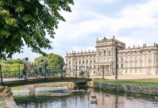 Entdecken Sie die einzigartige Natur und Kultur umweltfreundlich auf abwechslungsreichen Themenradwegen, wie dem Residenzstädte-Rundweg., © TMV/Tiemann