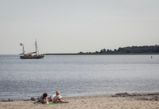 Strand von Altwarp mit Blick auf Usedom und Polen, © Philipp Schulz