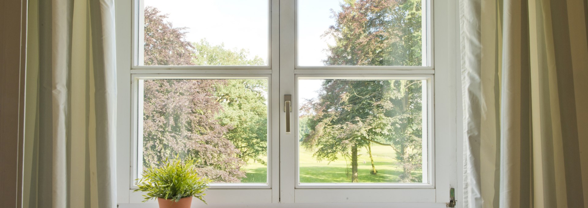 Blick aus dem Fenster im Appartement Ermland Blick im Schloss Retzow, © DOMUSImages