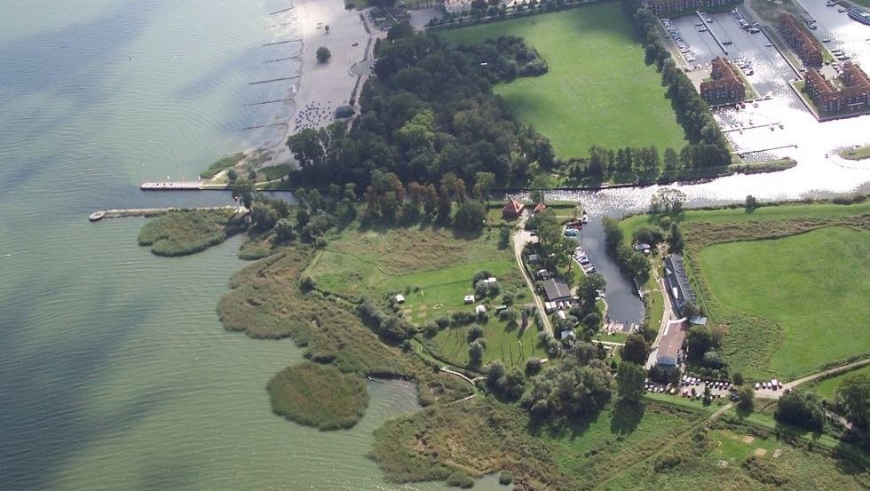 Das ZERUM in Ueckermünde und das großzügige Gelände von oben., © Zerum