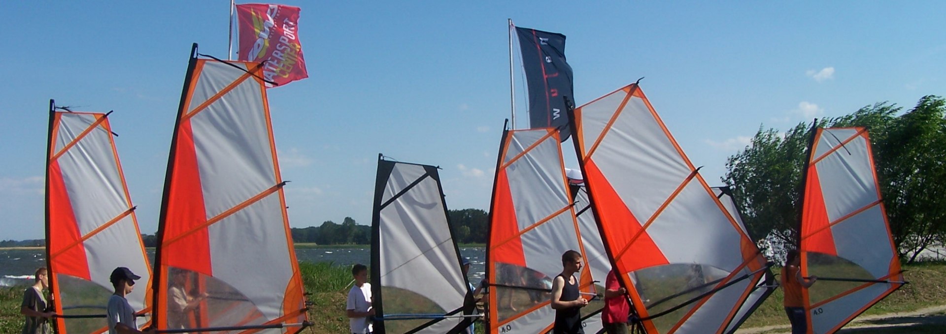 Mit Trockenübungen vorbereiten auf die Segelstunde, © Segelschule Greifswald Dieter Knopp