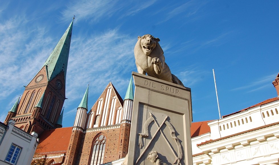 Das Löwendenkmal erinnert an den Stadtgründer Heinrich den Löwen., © Gabriele Skorupski