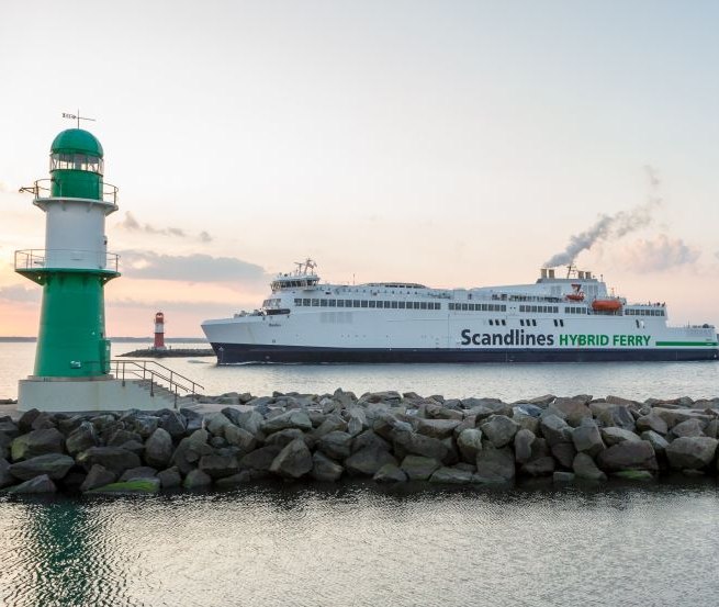 An Bord geht's auf Wasserwegen Richtung Mecklenburg-Vorpommern. Seien Sie Ihr eigener Kapitän oder nutzen Sie die Fährverbindungen., © Siemens!Ulrich Wirrwa