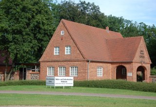 Die ständige Ausstellung befindet sich in der ehemaligen Theodor-Körner-Halle., © Gabriele Skorupski