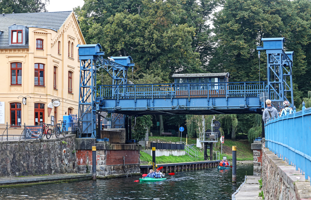 Die Hubbrücke in Plau am See - Paddeln auf der Müritz-Elde-Wasswestraße, © TMV / Gohlke