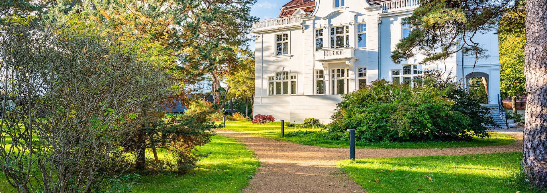 Historische Villas mit 7 Designunterkünften unmittelbar am Ostseestrand, © pineblue
