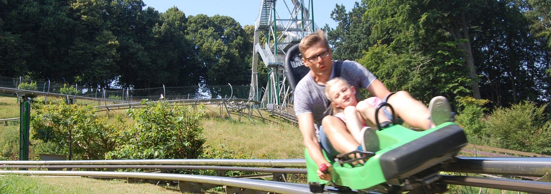 Inselrodelbahn mit Rutschenturm, © Paul Dehn