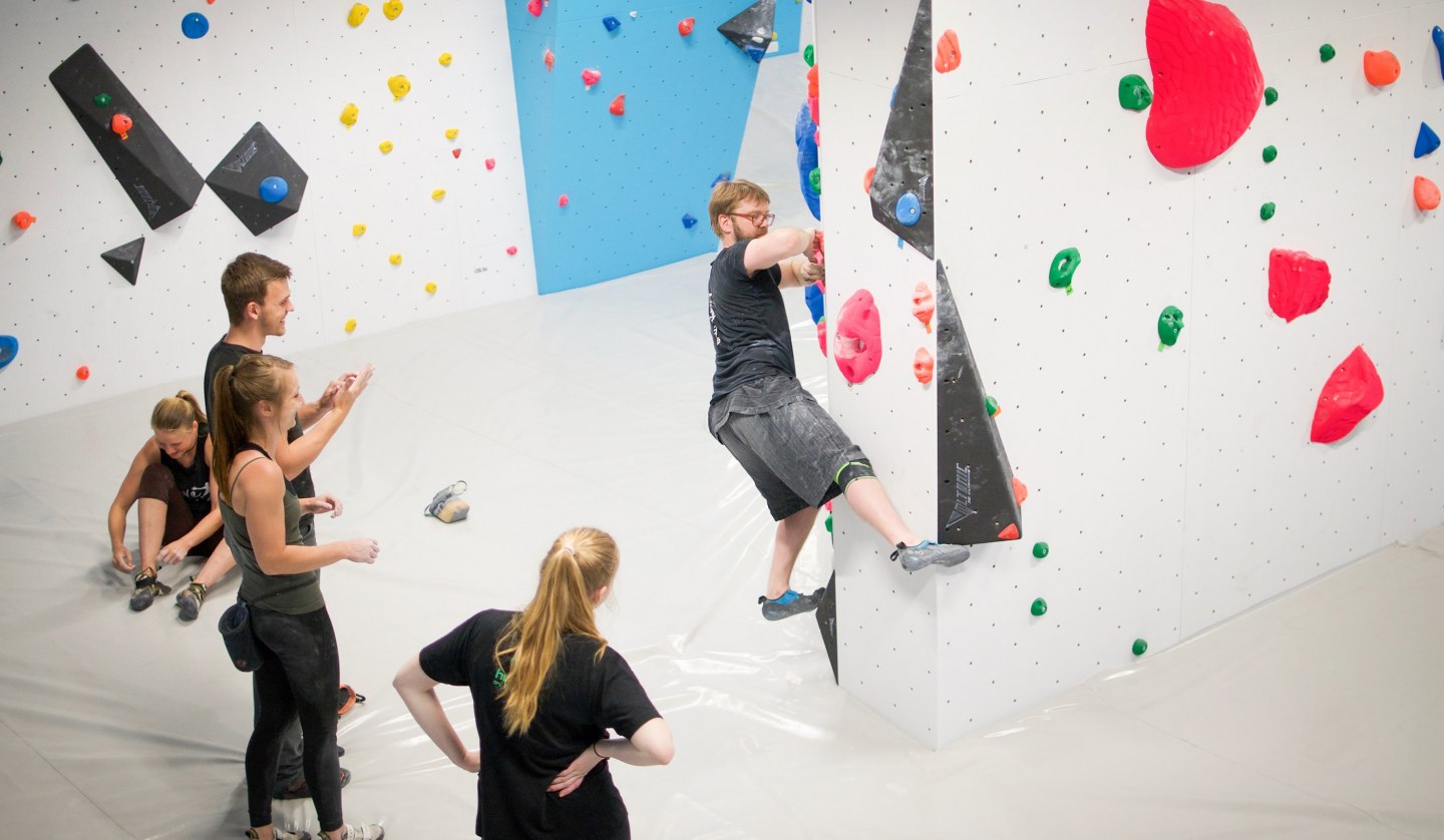 Tolle Routen, viel Freude, klasse Stimmung – eine Halle voller neuer Freunde., © Felshelden