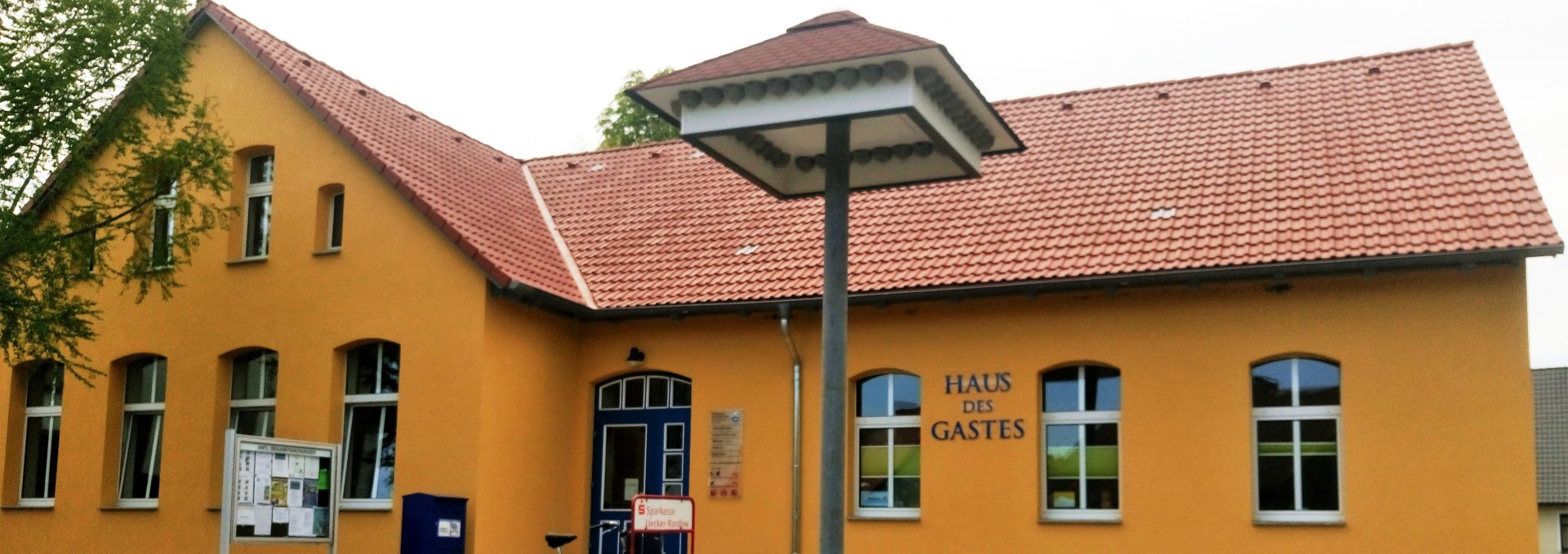 Im "Haus des Gastes" befindet sich die Touristinformation des Erholungsortes Mönkebude, © Tourismusverein "Mönkebude am Stettiner Haff"