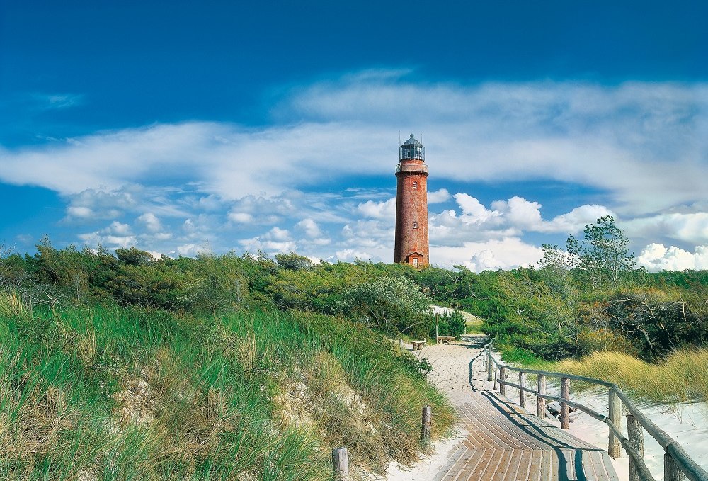 Der Leuchtturm am Strand im Seebad Prerow., © TMV/Grundner