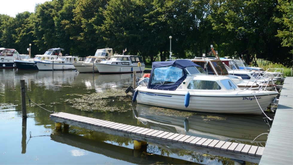 Die Marina in Lübz liegt in einem kleine Stichkanal an der Elde, © Tourismusverband Mecklenburg-Schwerin