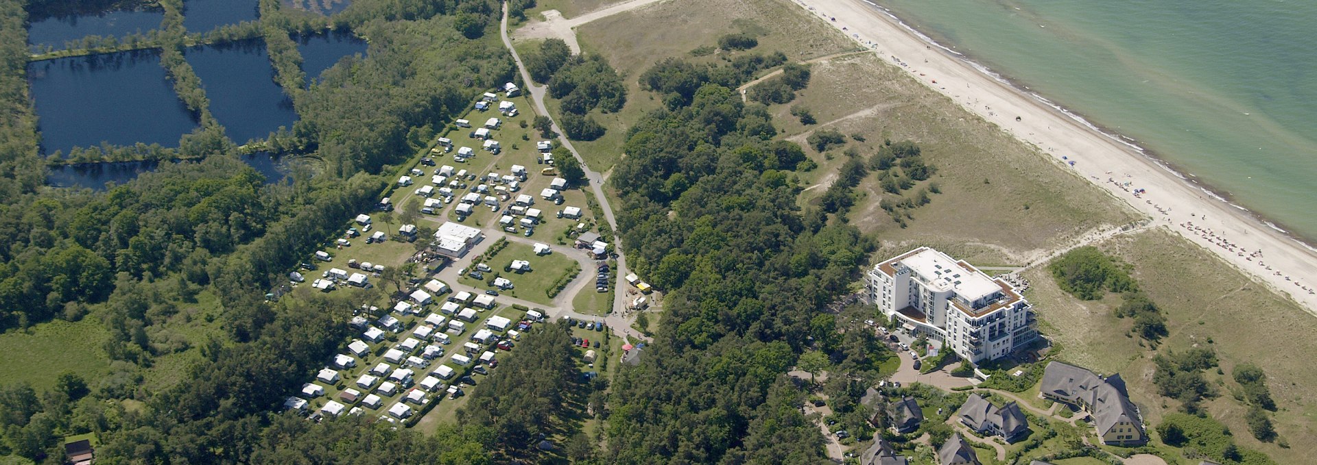 Luftbild von unserem Campingplatz und Umgebung, © Camping in Neuhaus