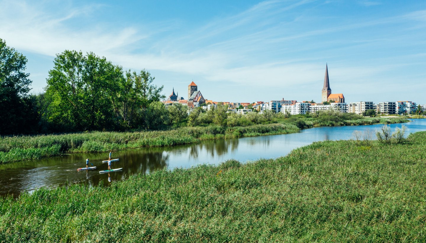 Stadt und Natur auf einem Blick an der Warnow in Rostock., © TMV/Gänsicke