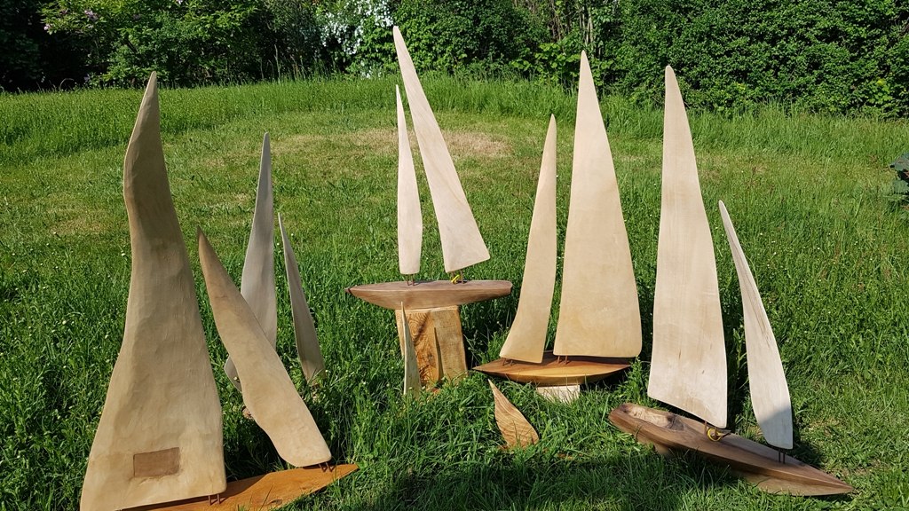 Holzskulpturen "Boote", © Hans Schmidt