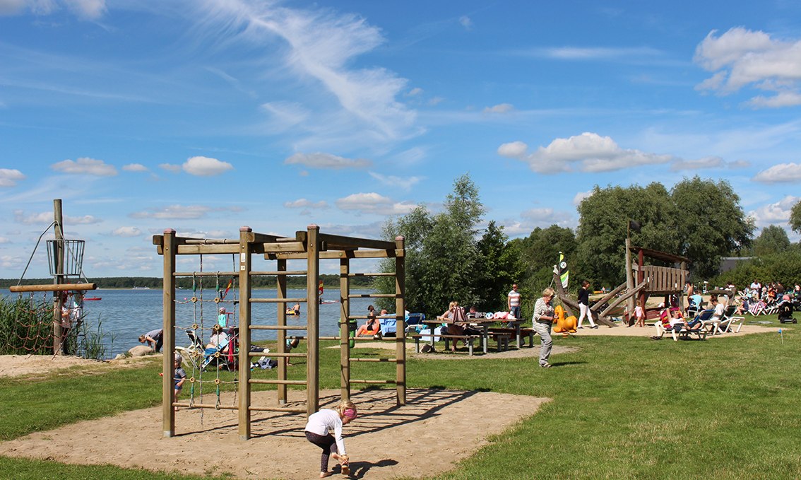 Kleiner Spielplatz in Untergoehren / Strandwiese / Badestelle, © Kur- und Tourismus GmbH Göhren-Lebbin