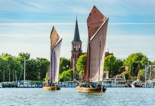 Sie sind für die extrem flachen Gewässer bestens geeignet., © TMV/Tiemann