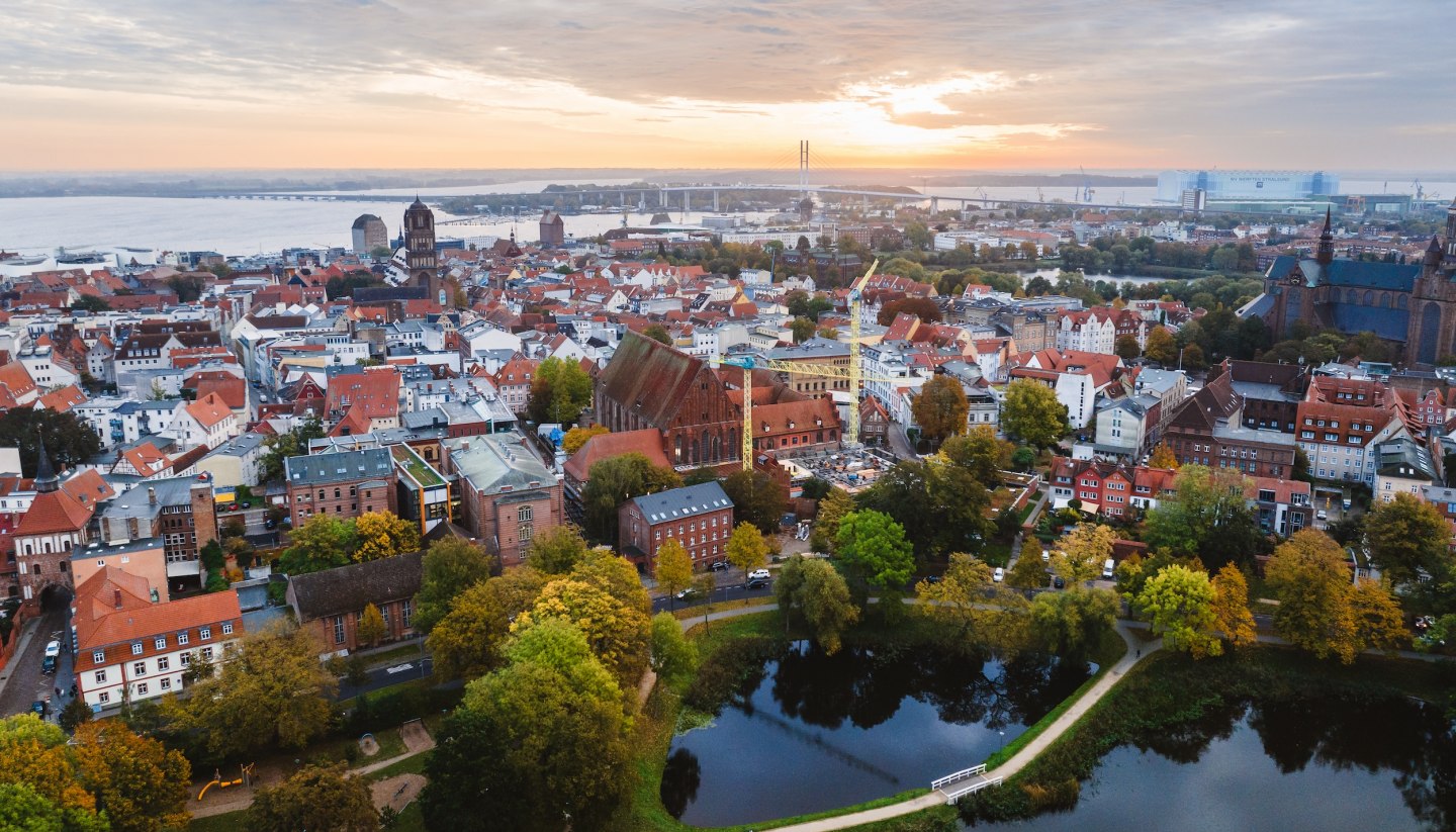 Das Katharinenkloster liegt im Herzen der UNESCO-geschützten Altsadt der Hansestadt Stralsund