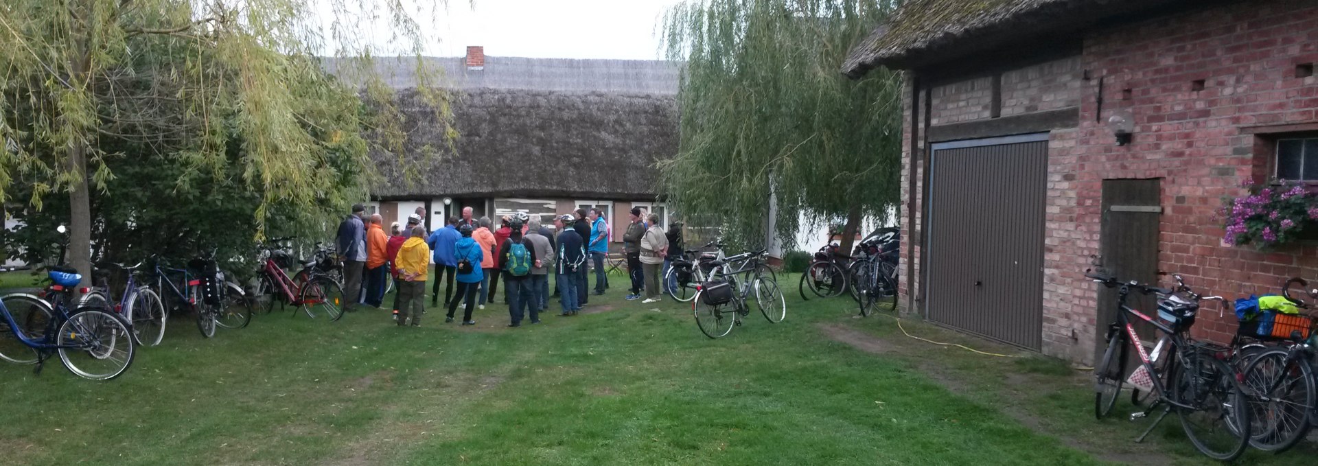 Rast am Blockhaus und Kaffepause mit köstlichem Kuchen, © Angelika Michaelis