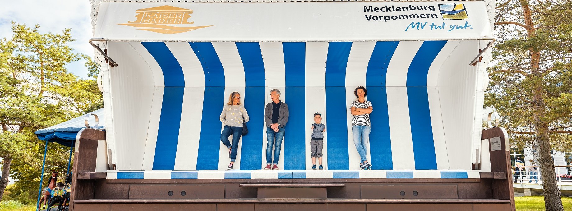 XXL-Strandkorb auf der Promenade im Ostseebad Heringsdorf auf Usedom, © TMV/Tiemann